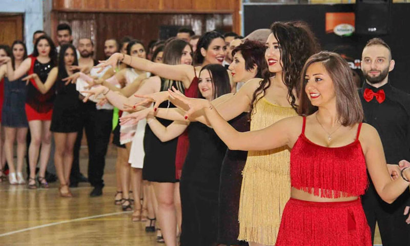 حفل راقص في صالة الفيحاء في دمشق - 20 نيسان 2018 (صحيفة تشرين)