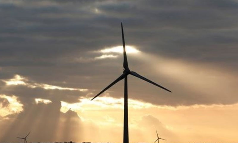 أكبر توربين رياح في العالم قد يغير شكل مزارع الرياح (رويترز)