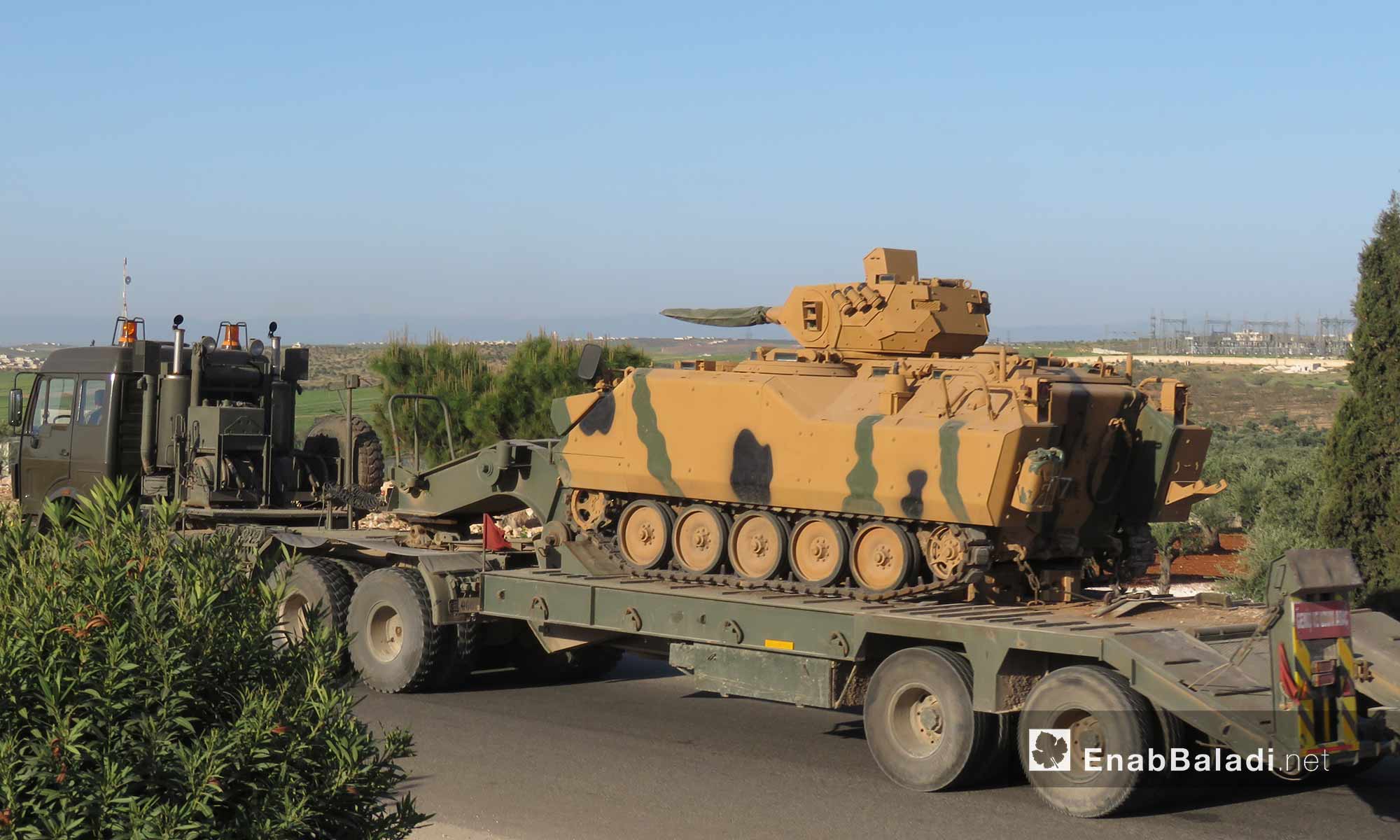 دبابات ضمن رتل تركي يدخل ريف حماة لتبيث نقطة المراقبة التاسعة - 7 نيسان 2018 (عنب بلدي)