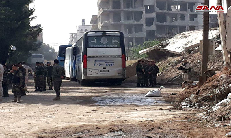 حافلات تدخل ممر بيت سحم لإخلاء المعارضة من جنوبي دمشق - 3 من نيسان 2018 (سانا)