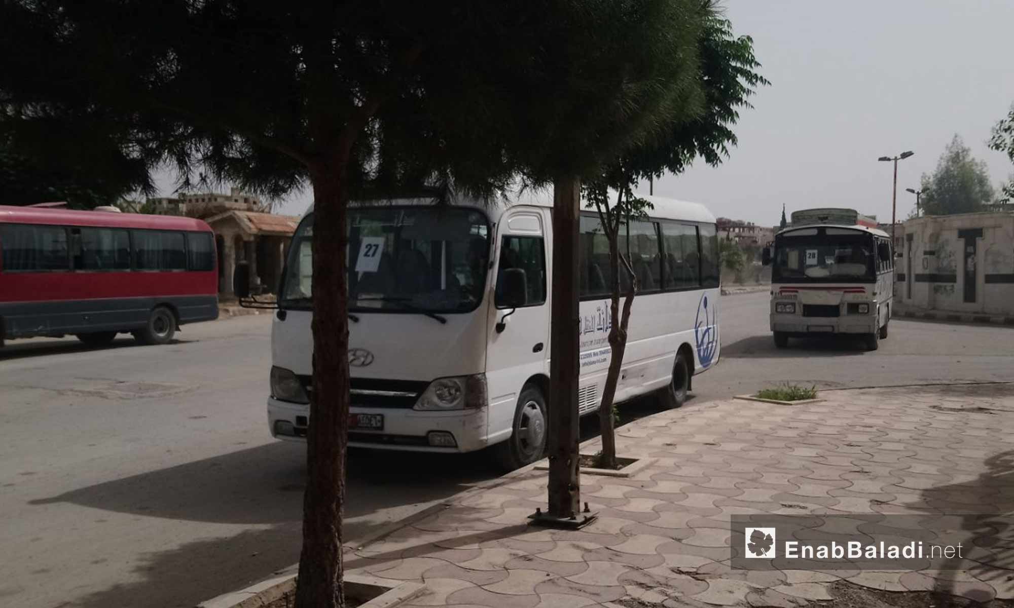 مقاتلون ومدنيون من جنوب دمشق يستعدون للخروج إلى ريف حلب الشمالي - 5 من أيار 2018 (عنب بلدي)