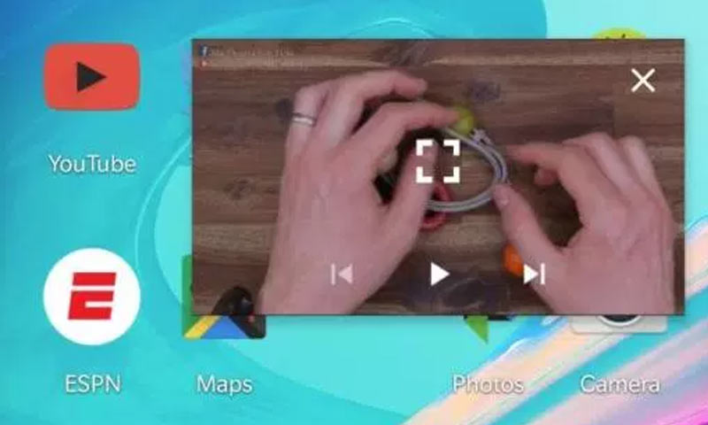 صورة تظهر تشغيل فيديو في يوتيوب خارج التطبيق - 7 من أيار 2018 (مواقع تقنية)