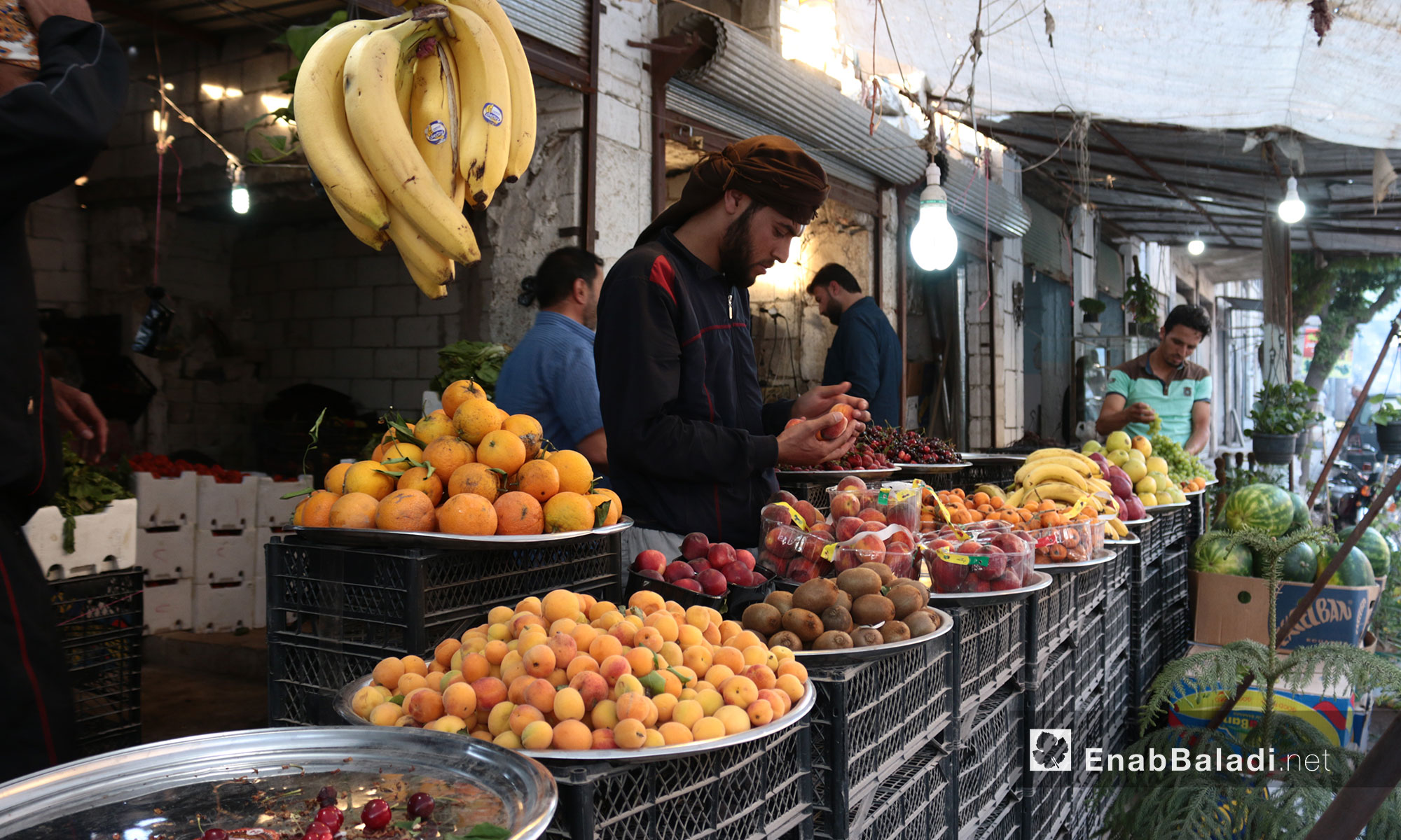 أسواق مدينة كفرنبل في  اليوم الأول من رمضان في إدلب - 17 أيار 2018 (عنب بلدي)