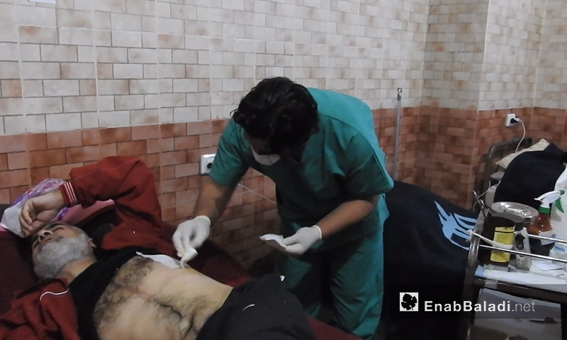 أحد مصابي الغوطة الشرقية يتلقى العلاج في دار استشفاء مارع شمالي حلب (عنب بلدي)

