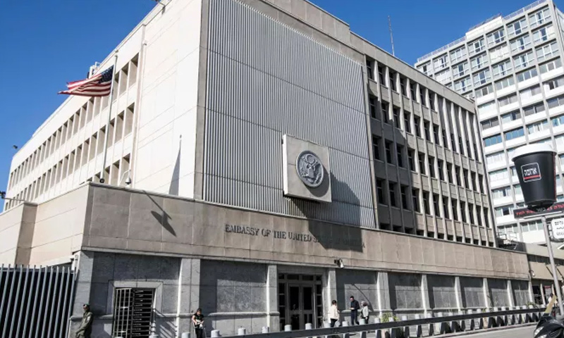 مبنى السفارة الأمريكية في تل أبيب (AFP)