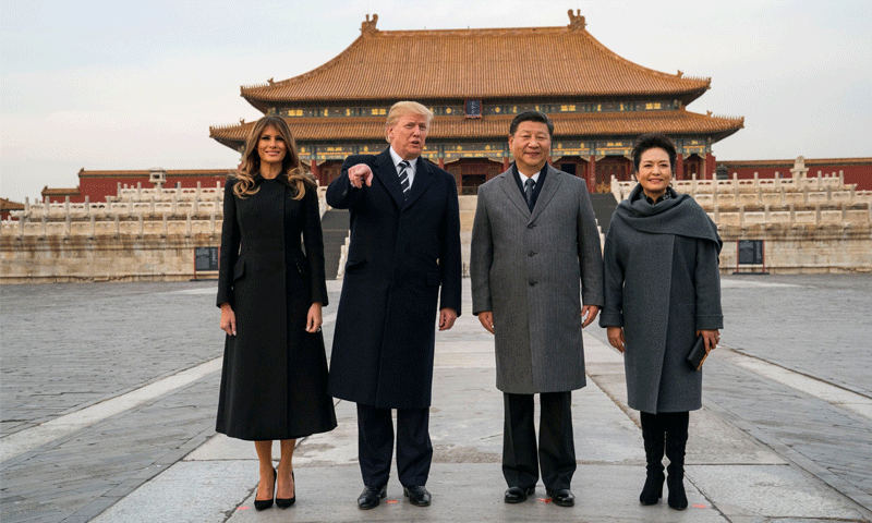 الرئيس الأمريكي دونالد ترامب في أثناء زيارته إلى الصين- تشرين الثاني 2017 (رويترز)