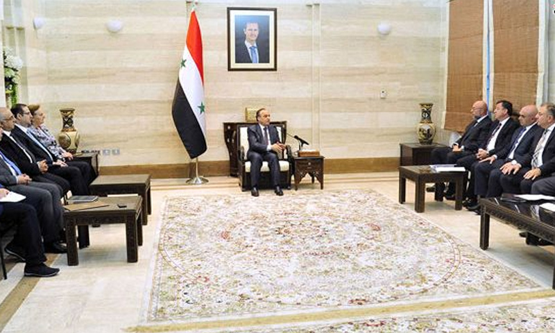 اجتماع رئيس الوزراء عماد خميس مع رجال أعمال سوريين مقيمين في مصر- 27 حزيران 2018 (سانا)