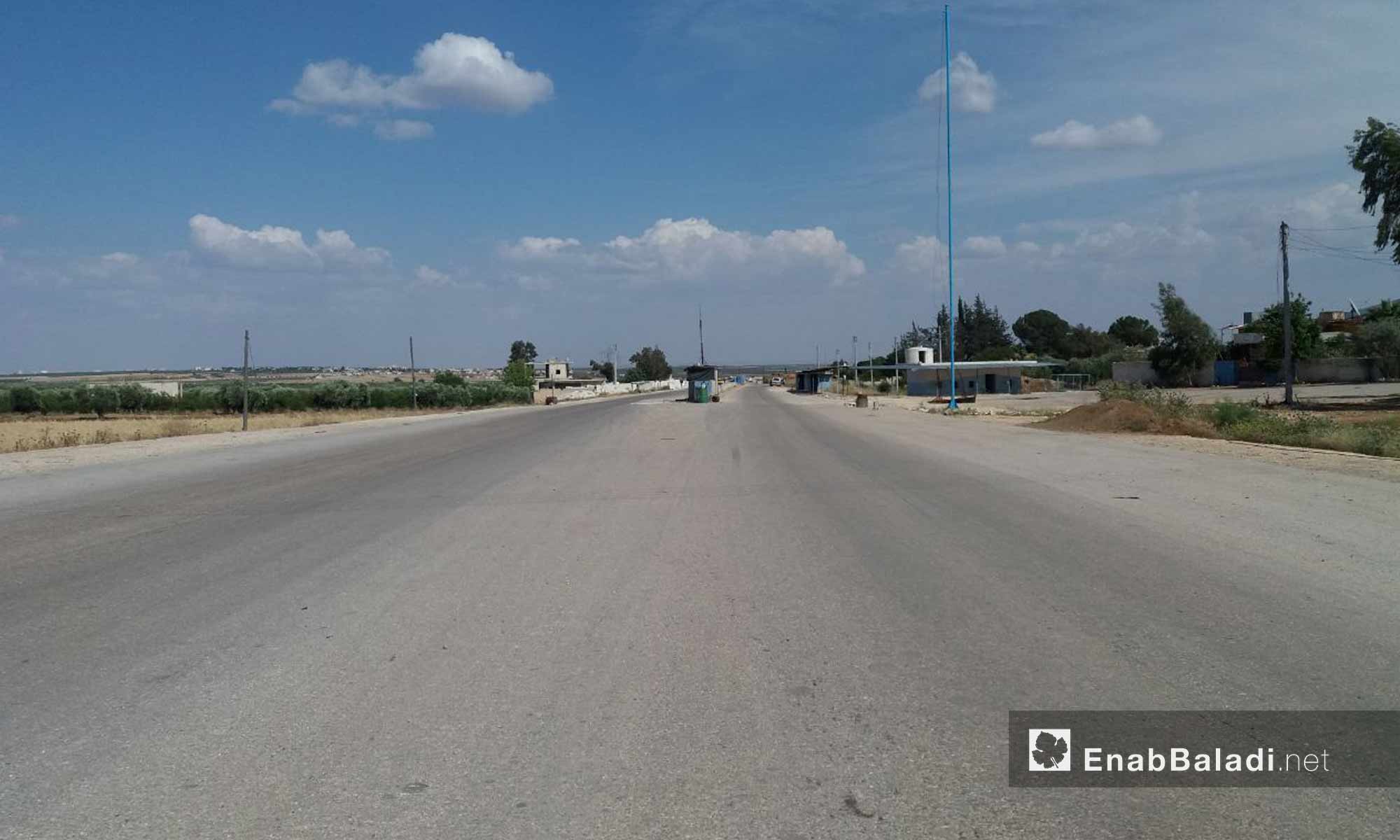 طريق اعزاز عفرين بعد فتحه أمام المدنيين مرورًا بكفرجنة - 2 من حزيران 2018 (عنب بلدي)