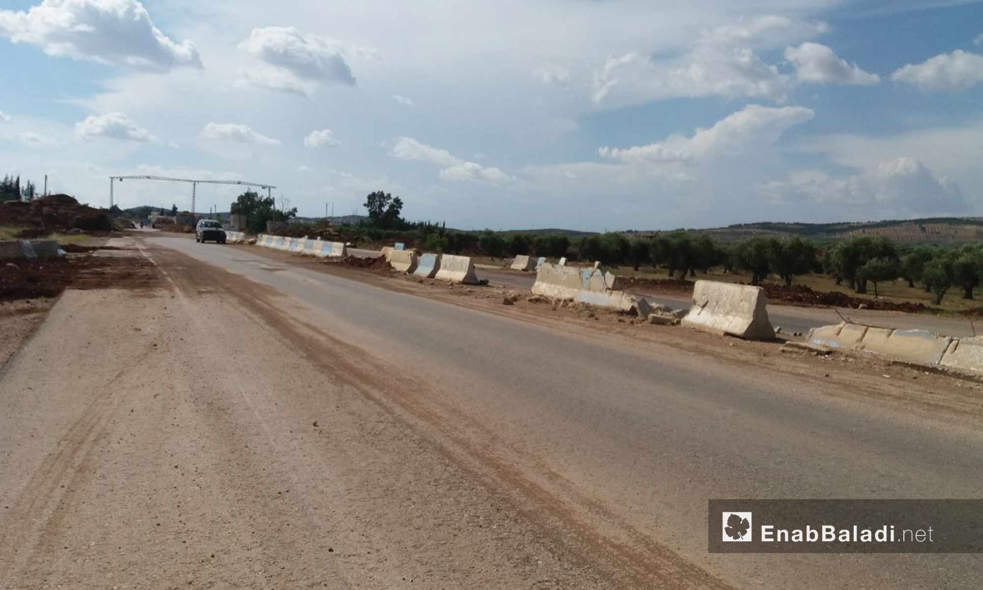 طريق اعزاز عفرين بعد فتحه أمام المدنيين مرورًا بكفرجنة - 2 من حزيران 2018 (عنب بلدي)