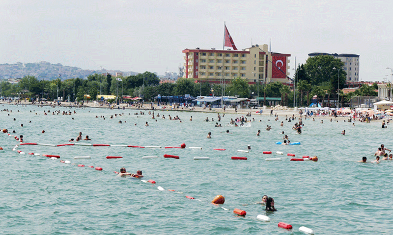 ساحل منطقة بويوك تشكميجه في اسطنبول (Yurt)