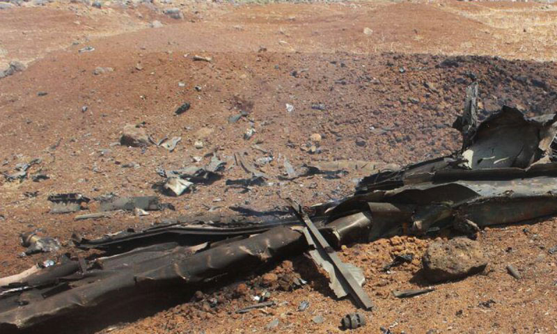 بقايا حطام الطائرة التي سقطت أمس في حوض اليرموك (ناشر نيوز)