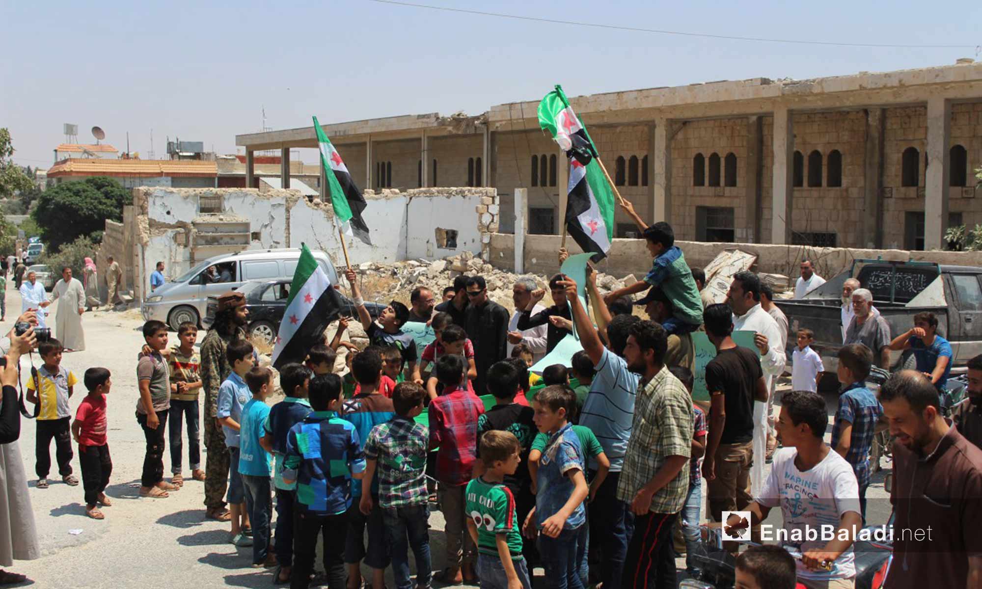 مظاهرة في بلدة حاس للمطالبة باستمرار الثورة حتى اسقاط النظام في ريف إدلب - 13 تموز 2018 (عنب بلدي)