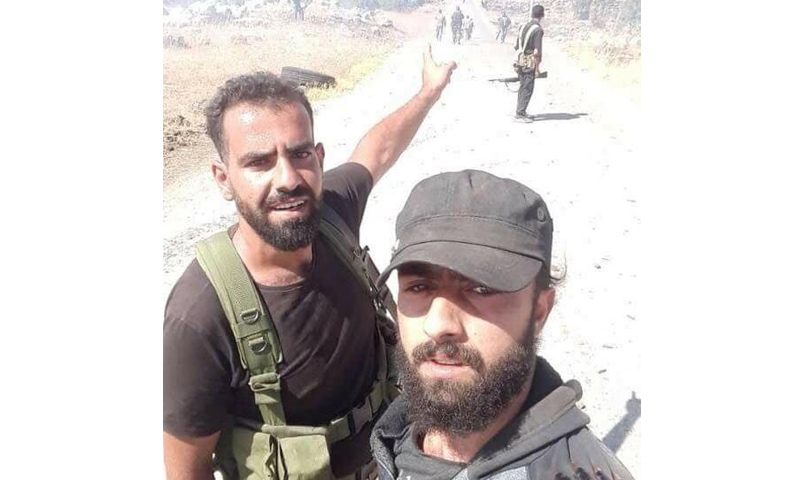 القيادي في جيش الثورة وائل الحافظ في أثناء مشاركته بمعارك حوض اليرموك - (الناشط عمر الحريري)