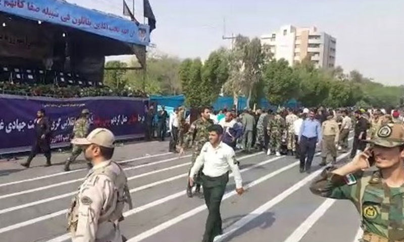 اطلاق نار على عرض عسكري في الاهواز جنوبي ايران 22 أيلول 2018 (وكالة تسنيم)