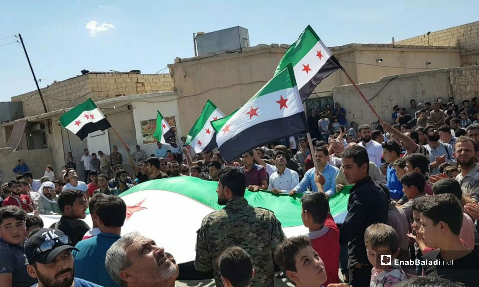 مظاهرة في بلدة أخترين بريف حلب رفضًا للتدخل الروسي في إدلب - 7 من أيلول 2018 (عنب بلدي)