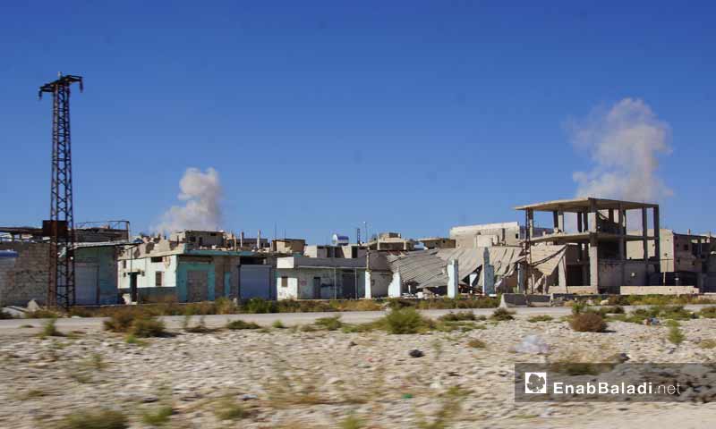 قصف مدفعي وصاروخي على محيط مدينة مورك بريف حماة الشمالي 29 تشرين أول 2018 (عنب بلدي)