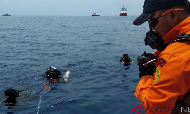 فرق الإنقاذ تبحث عن حطام الطائرة الإندونيسية المنكوبة- 29 تشرين الأول 2018 (أنتارا)