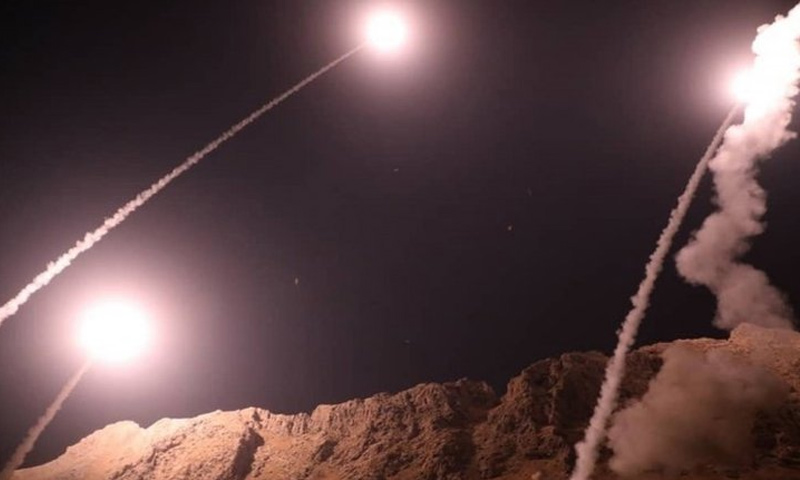 صواريخ إيرانية استهدفت مواقع تنظيم "الدولة" في دير الزور- 1 تشرين الأول (فارس)