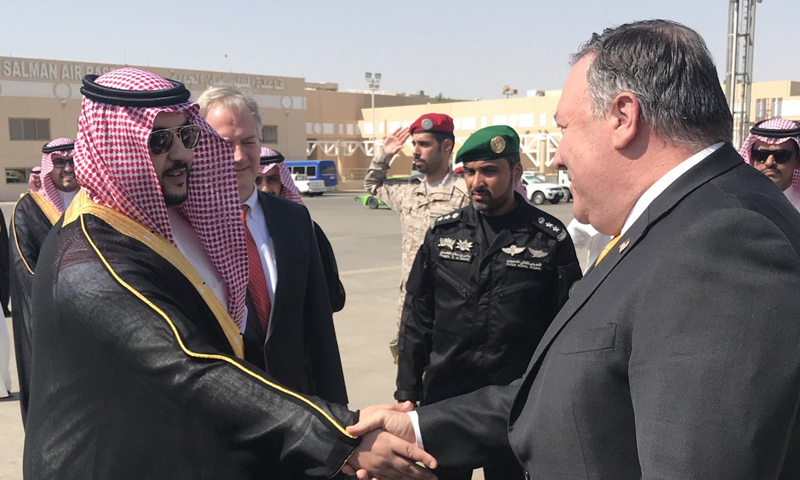 وزير الخارجية الأمريكية، مايك بومبيو يصل إلى العاصمة السعودية الرياض- 16 من تشرين الأول (الخارجية الأمريكية)