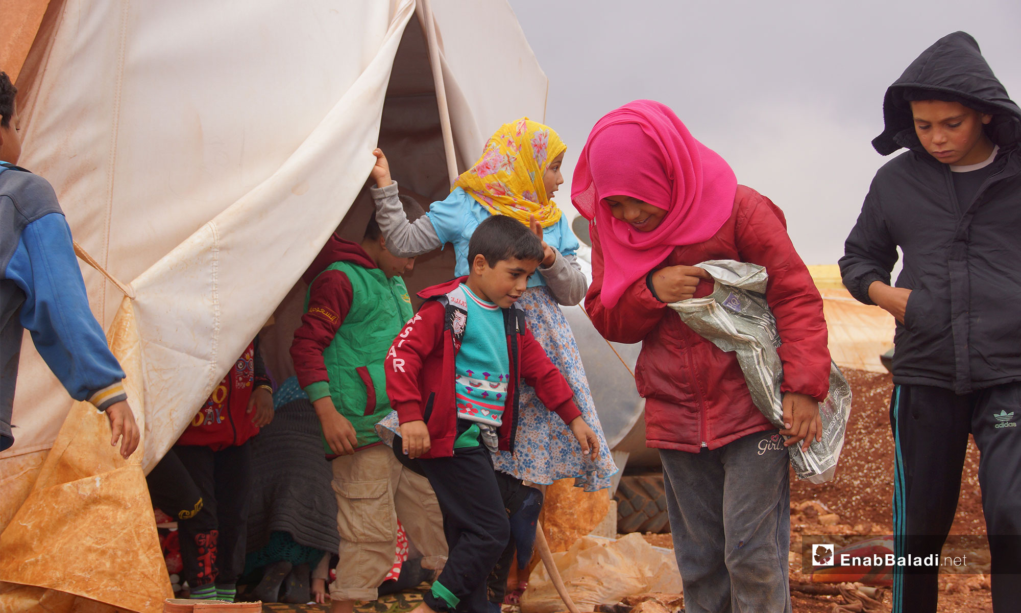 أطفال نازحون من ريف حماة في مخيم أبو الوليد بريف إدلب الجنوبي - 5 من تشرين الثاني 2018 (عنب بلدي)