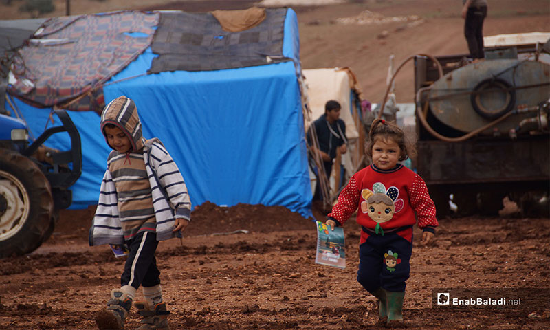 أطفال نازحون من ريف حماة في مخيم أبو الوليد بريف إدلب الجنوبي - 5 من تشرين الثاني 2018 (عنب بلدي)