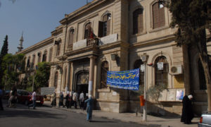 طلاب في كلية الحقوق بجامعة دمشق (السورية نت)
