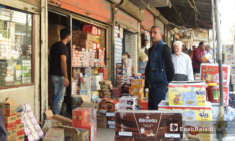 أسواق مدينة عفرين شمالي حلب – 25 نيسان 2018 (عنب بلدي)
