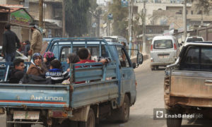 عودة المدنيين إلى منازلهم بعد تأمينها من الألغام في مدينة عفرين – 18 آذار 2018 (عنب بلدي)
