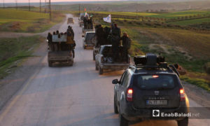 عناصر من الجيش الوطني المدعوم من تركيا على خطوط تماس مدينة منبج – 28 من كانون الأول 2018 (عنب بلدي)

