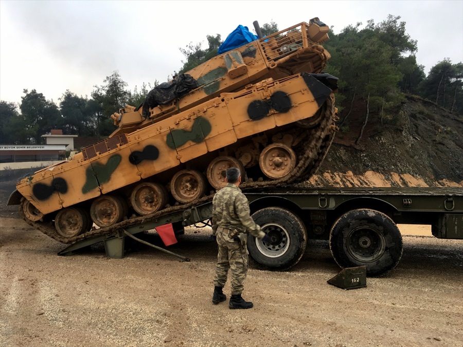 دبابات تركية طراز "أم 60 سيبرا" وصلت الحدود السورية 26 كانون أول 2018 (أدنا بوست)