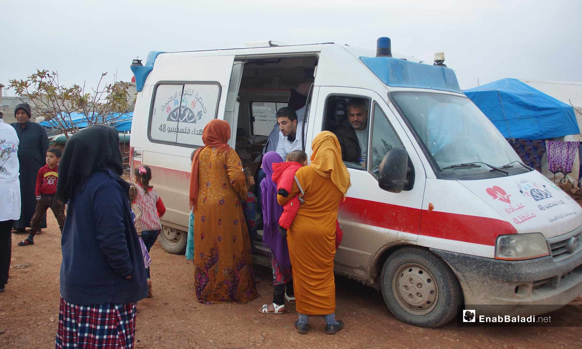 عيادات متنقلة في مخيمات نازحي ريف حماه - 4 من كانون الأول 2018 (عنب بلدي)