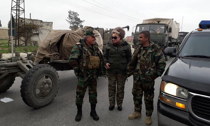 ضباط في قوات الأسد في أثناء توجههم إلى جبهات محافظة إدلب - 29 من تشرين الثاني 2018 (الفيلق الخامس / الإعلام الحربي)
