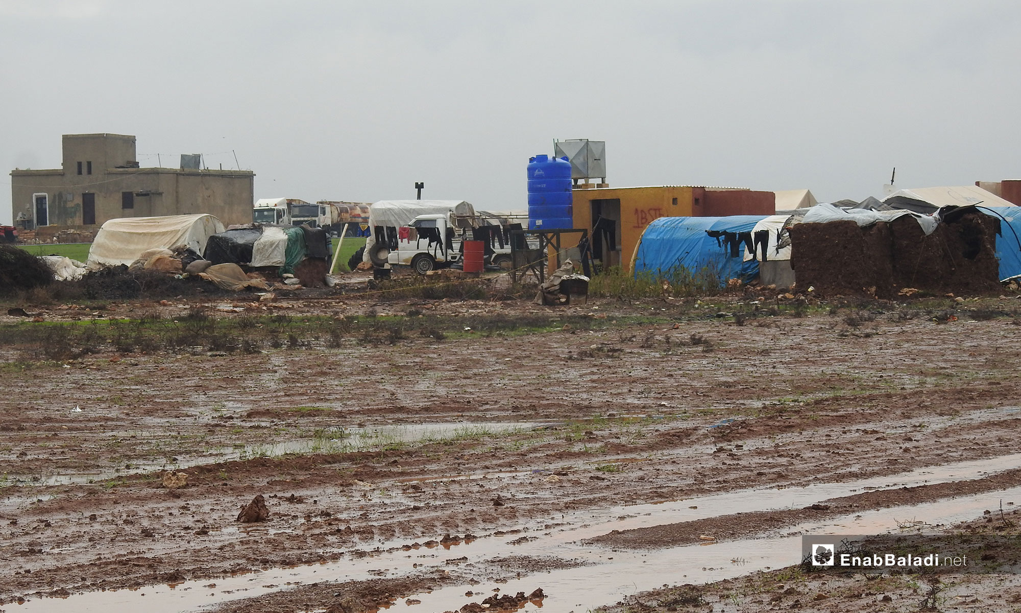 عاصفة مطرية تغرق الخيم في مخيم دابق بريف حلب الشمالي  - 27 من كانون الأول 2018 (عنب بلدي)