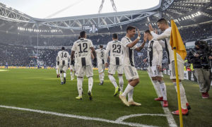 لاعبو نادي يوفنتوس يحتفلون بتسجيل رونالدو هدفًا في المباراة- 29 كانون الأول 2018 (juve)