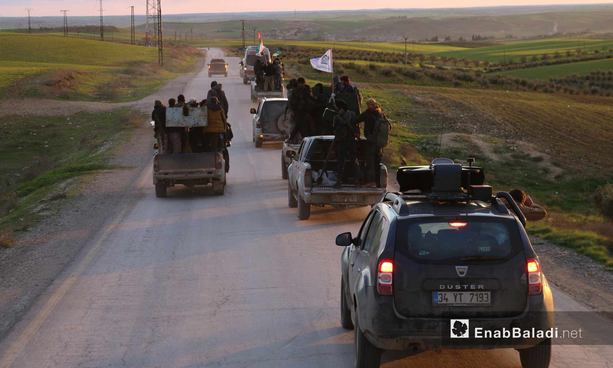عناصر من الجيش الوطني المدعوم من تركيا على خطوط تماس مدينة منبج - 28 من كانون الأول 2018 (عنب بلدي)