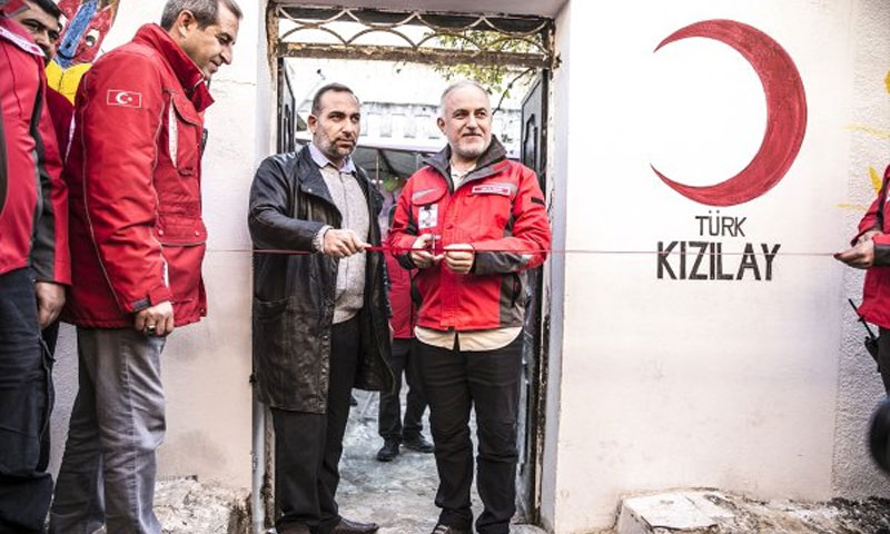 افتتاح ورشة الخياطة في مدينة خان شيخون من قبل الهلال الأحمر التركي 2 كانون الأول 2018 (موقع الهلال الأحمر)