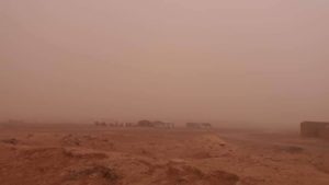 عاصفة غبارية تضرب مخيم الركبان الحدودي مع الاردن 17 كانون الثاني 2019 (البادية 24)