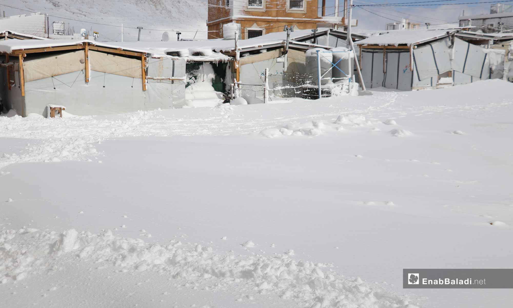 الثلوج تغطي الخيم في مخيمات عرسال بلبنان - 9 من كانون الثاني 2019 (عنب بلدي)