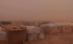 عاصفة غبارية تضرب مخيم الركبان الحدودي مع الاردن 17 كانون الثاني 2019 (البادية 24)