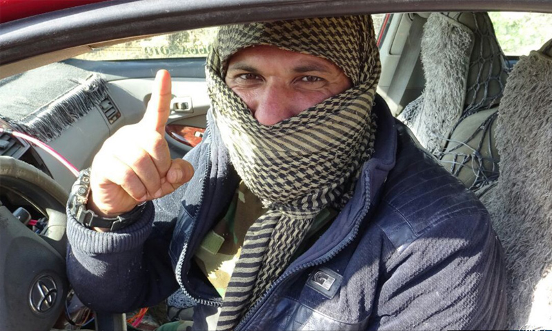 تعبيرية.. مقاتل في تنظيم الدولة الإسلامية في أثناء تنفيذ عملية انتحارية في كركوك بالعراق - (أعماق)