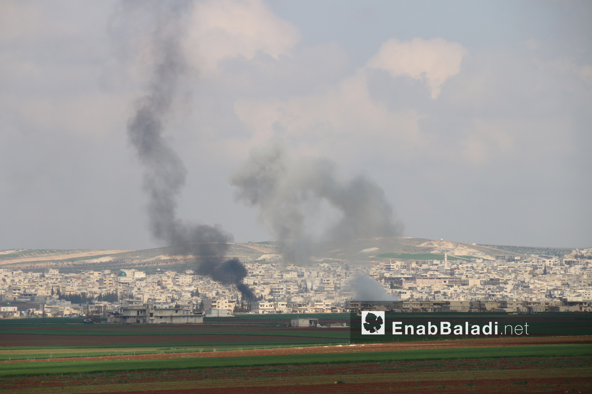 قصف الطيران الحربي على مدينة خان شيخون بريف إدلب الجنوبي- 24 من شباط 2019 (عنب بلدي)