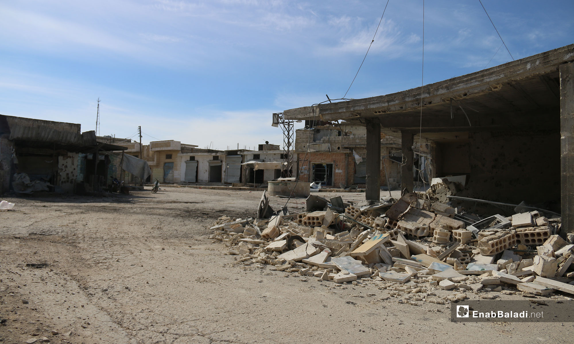 آثار الدمار الذي خلفه القصف في بلدة التح بريف إدلب - 4 من شباط 2019 (عنب بلدي)