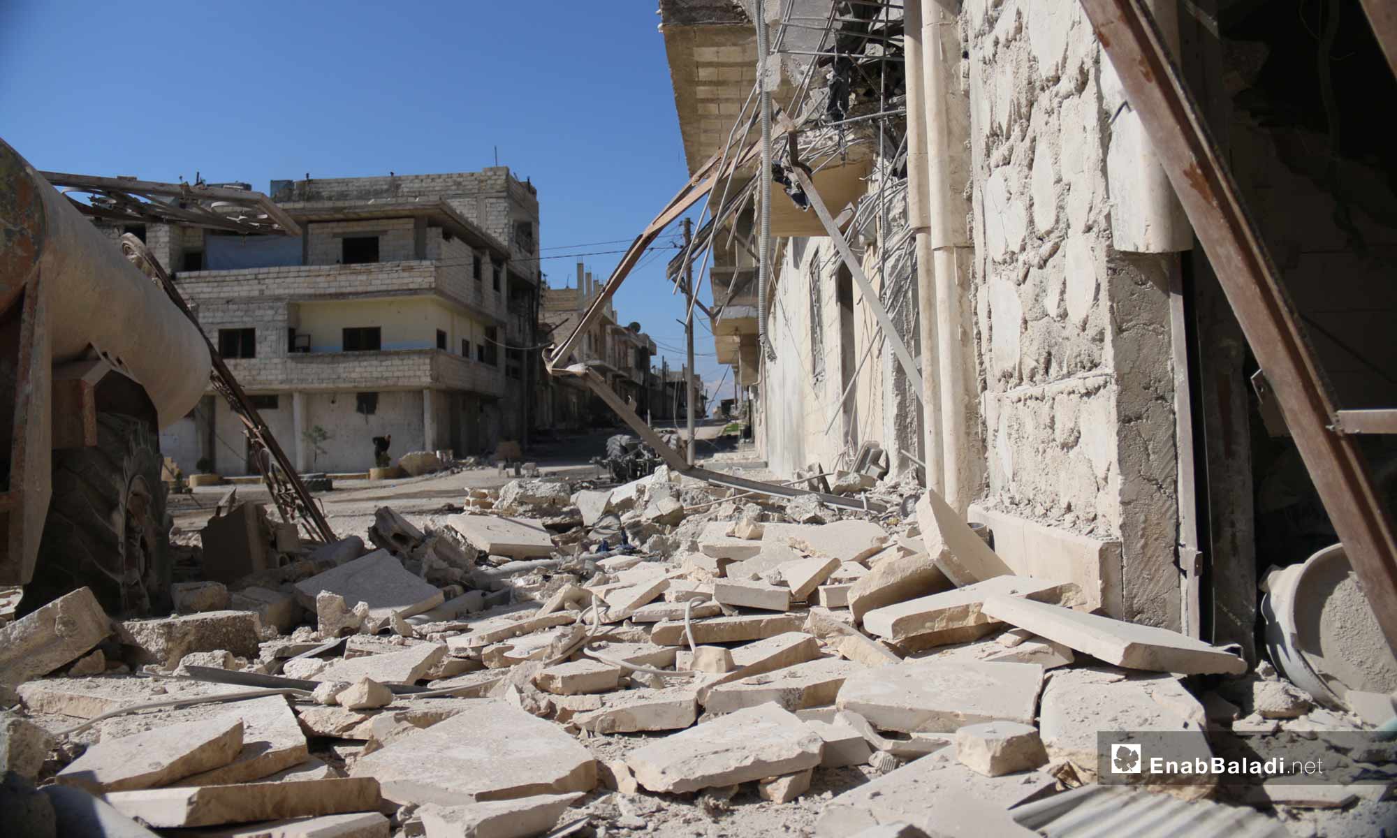 آثار القصف على مدينة خان شيخون في إدلب - 18 من شباط 2019 (عنب بلدي)