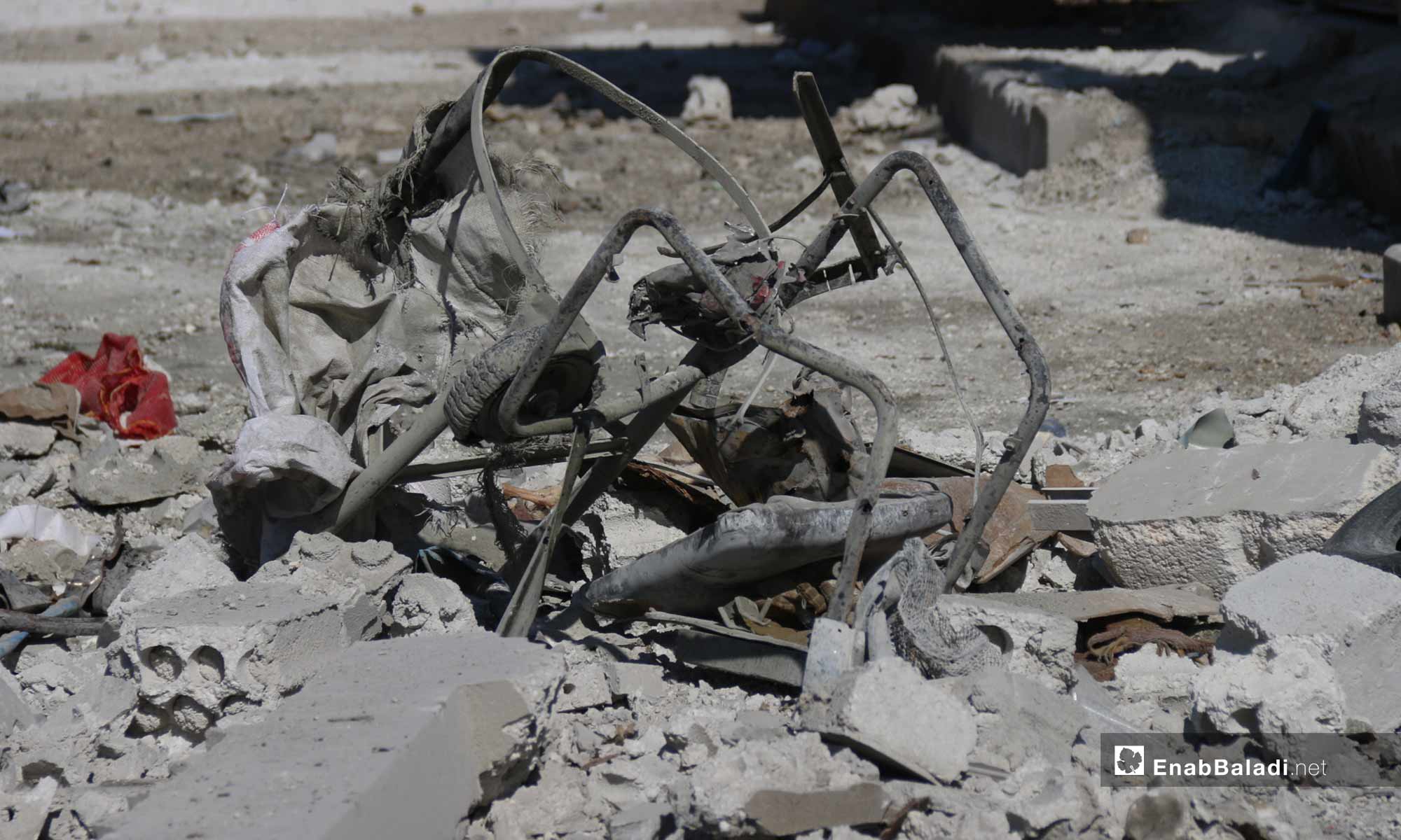 آثار القصف على مدينة خان شيخون في إدلب - 18 من شباط 2019 (عنب بلدي)