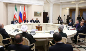 قمة سوتشي بين زعماء تركيا وإيران وروسيا في تشرين الثاني 2018 (رويترز)
