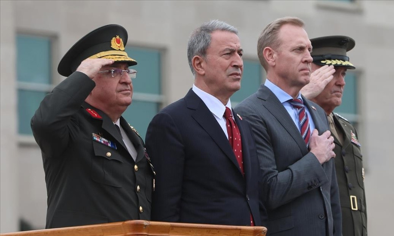وزير الدفاع التركي، خلوصي أكار ورئيس هيئة الأركان يشار غولر في واشنطن - 23 من شباط 2019 (الأناضول)