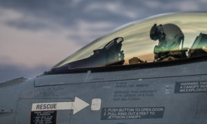 طائرة تابعة لسلاح الجو الهولندي في التحالف الدولي لهزيمة تنظيم 