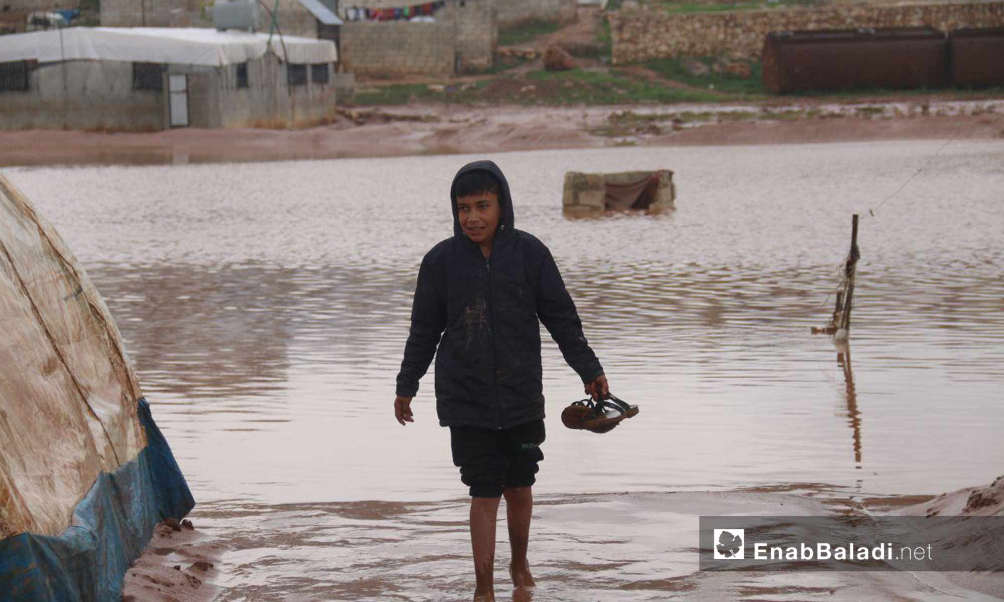 سيول ناجمة الأمطار الغزيرة تغرق مخيمات النازحين في شمالي إدلب 31 من آذار 2019 (عنب بلدي)