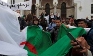 مظاهرات شعبية في العاصمة الجزائرية رفضا لترشح أبو تفليقة 8 آّذار 2019 (فرانس 24)