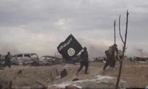 الاشتباكات بين مقاتلي تنظيم الدولة وقسد في الباغوز شرق الفرات 16 آذار 2019 (ناشر نيوز)